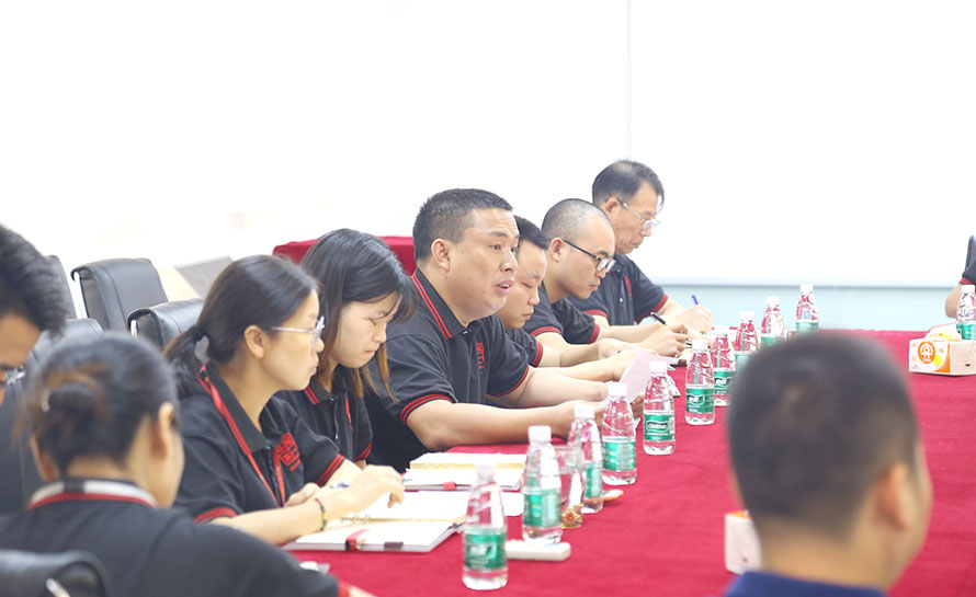 冠一多功能廳早會(huì)