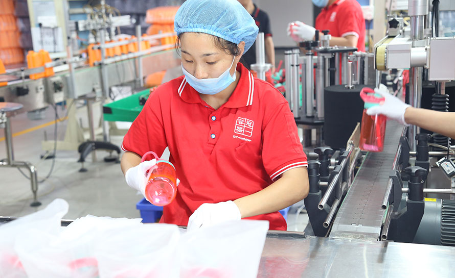 冠一塑料杯車間