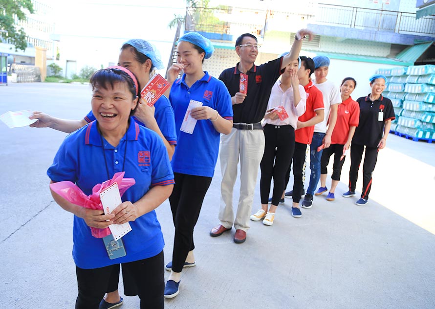 冠一全員過(guò)六一